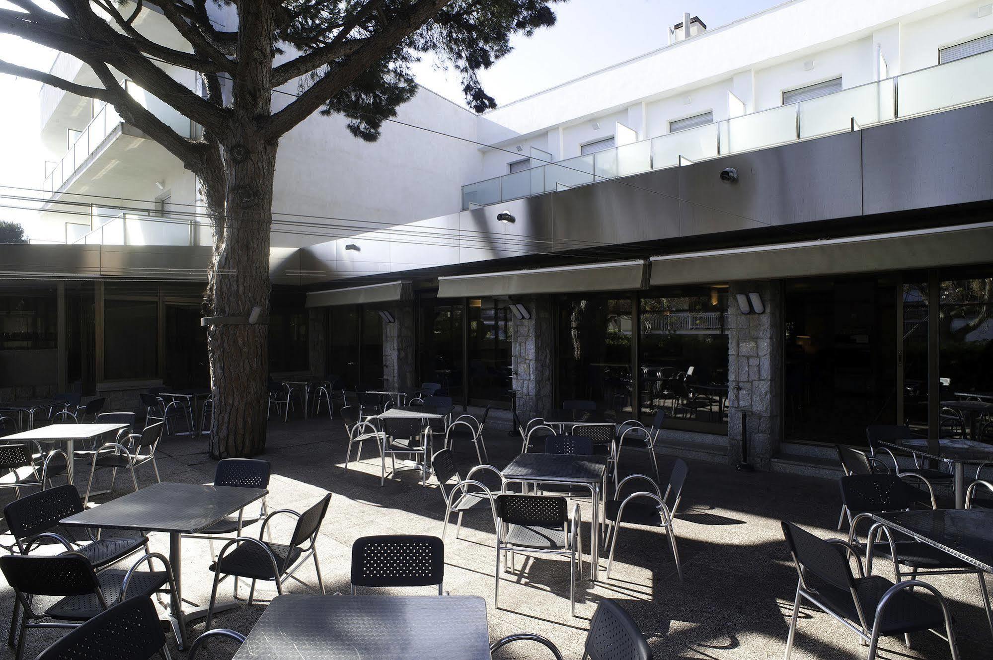 Ciudad De Castelldefels Hotel Exterior photo